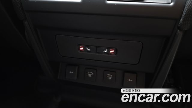 Land Rover Defender 2022 — photo 28