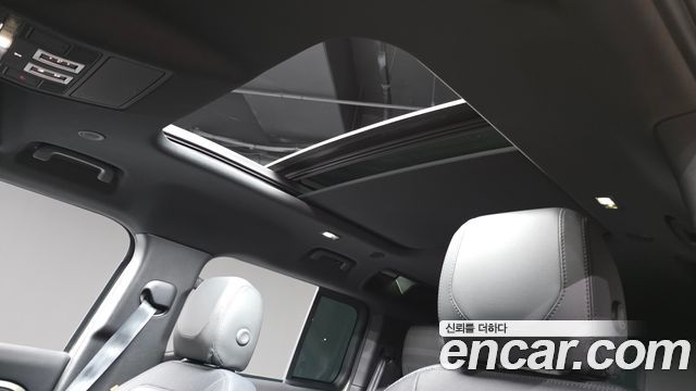Land Rover Defender 2022 — photo 31