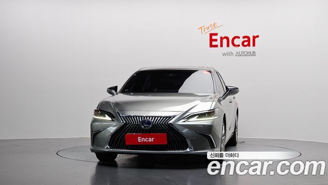 Lexus ES 2019 — photo 3