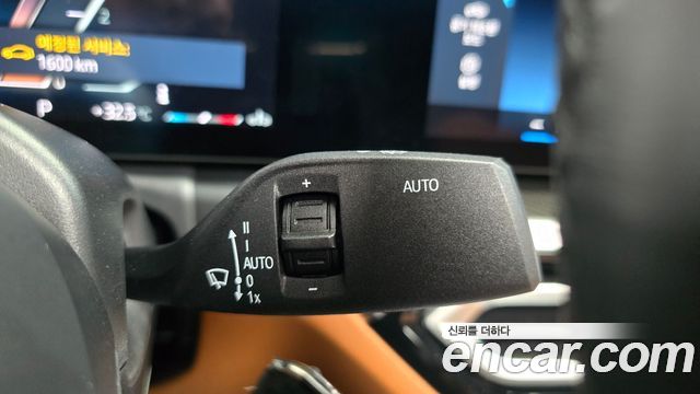 BMW 3-Series 2024 — photo 25