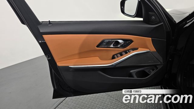 BMW 3-Series 2024 — photo 14
