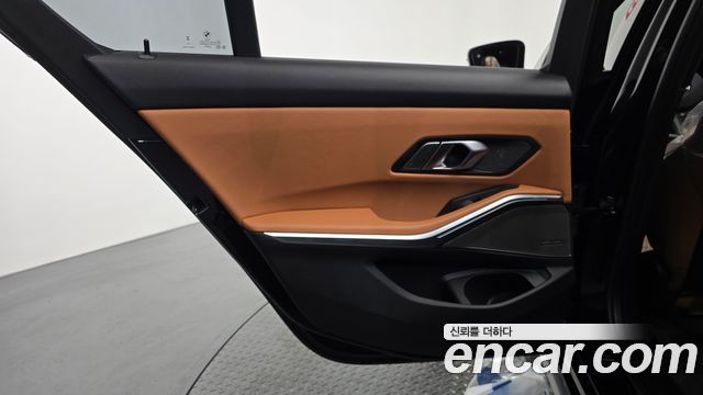 BMW 3-Series 2024 — photo 15