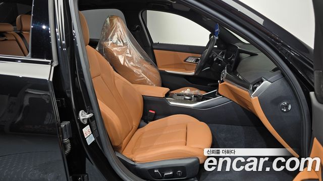 BMW 3-Series 2024 — photo 16