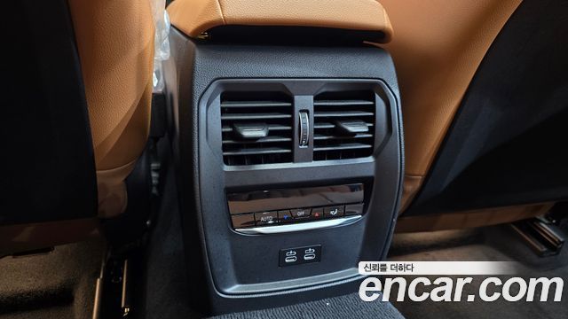 BMW 3-Series 2024 — photo 28