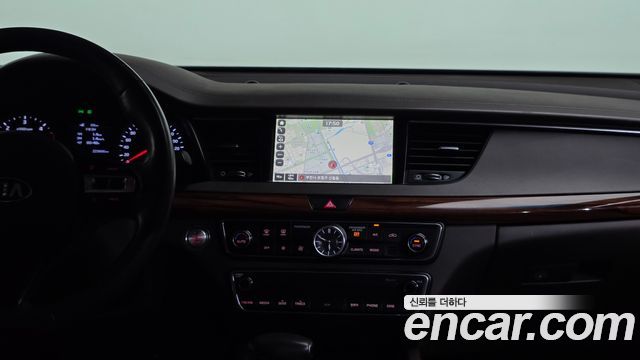 Kia K7 2016 — photo 12