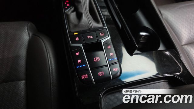 Kia K7 2016 — photo 17