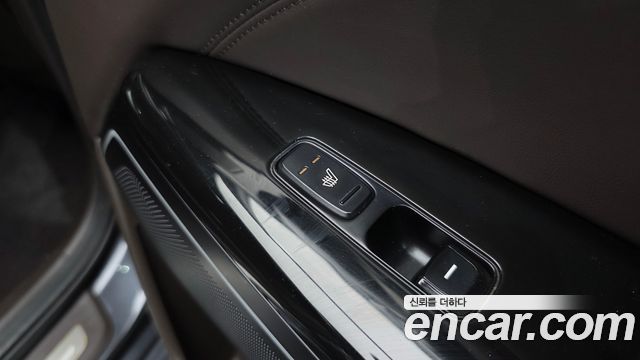Kia K7 2016 — photo 18
