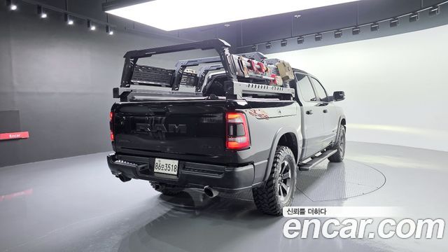 Dodge Ram Pick Up 2020 — photo 2