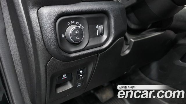 Dodge Ram Pick Up 2020 — photo 26
