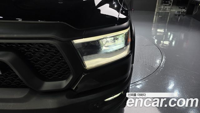 Dodge Ram Pick Up 2020 — photo 8