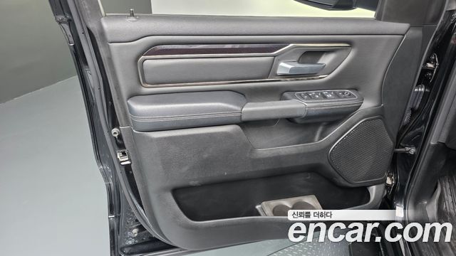 Dodge Ram Pick Up 2020 — photo 14
