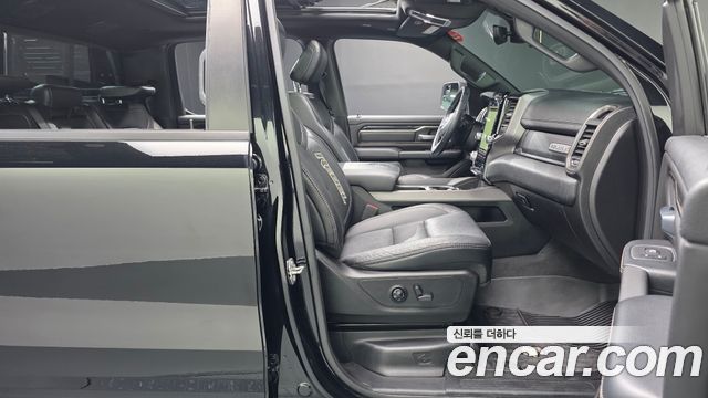 Dodge Ram Pick Up 2020 — photo 16
