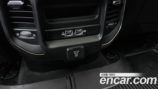 Dodge Ram Pick Up 2020 — photo 32