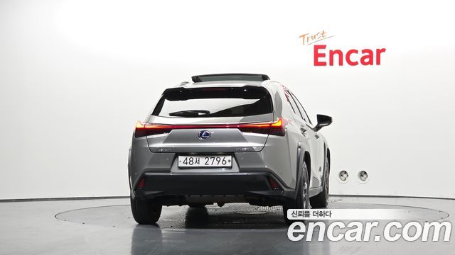 Lexus UX 2019 — photo 4