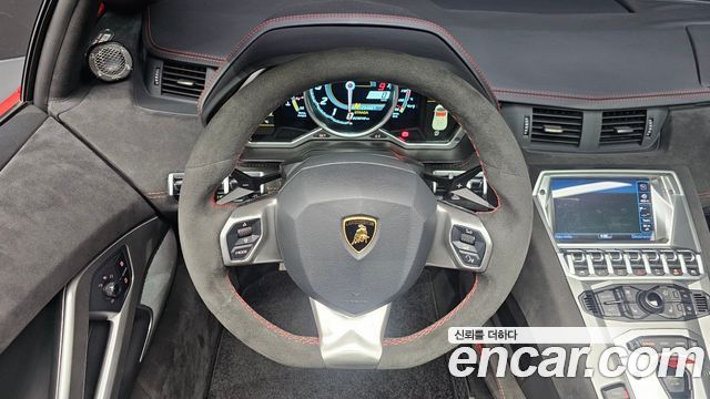 Lamborghini Aventador 2016 — photo 12