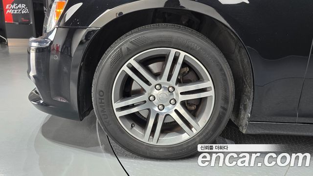 Chrysler 300C 2012 — photo 5