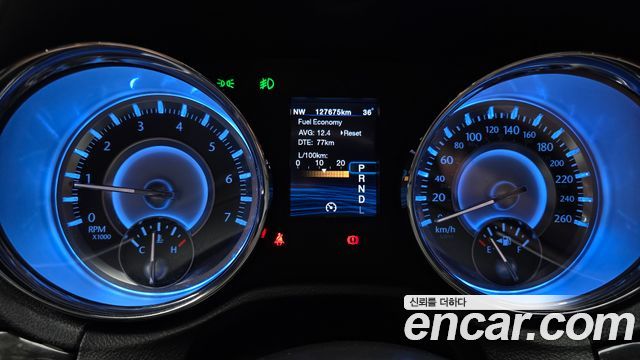Chrysler 300C 2012 — photo 8