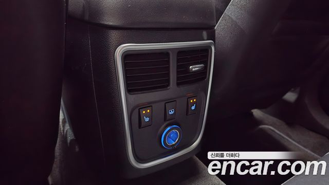 Chrysler 300C 2012 — photo 17