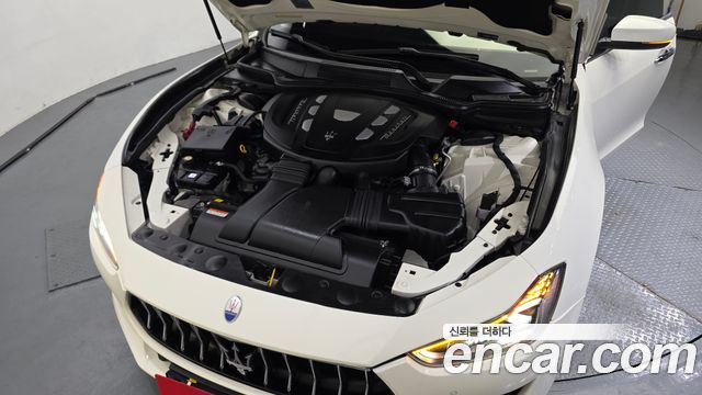 Maserati Ghibli 2019 — photo 6