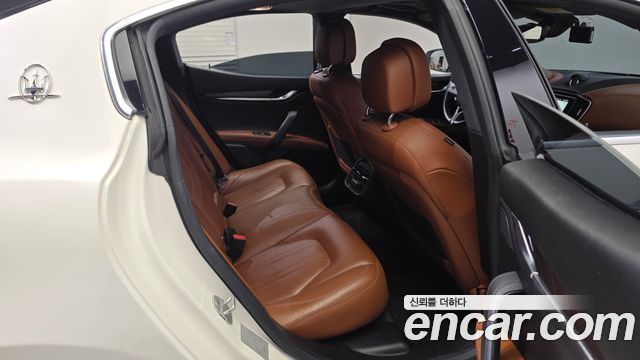 Maserati Ghibli 2019 — photo 17
