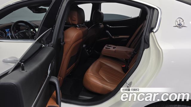 Maserati Ghibli 2019 — photo 18