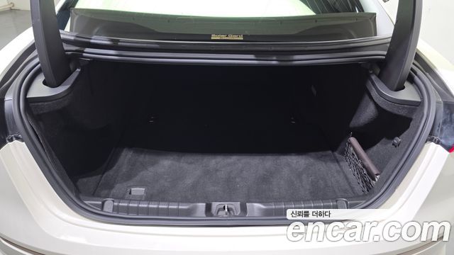 Maserati Ghibli 2019 — photo 23