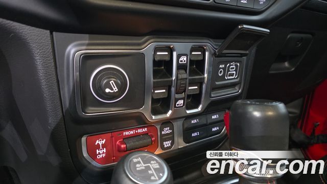 Jeep Gladiator 2022 — photo 24