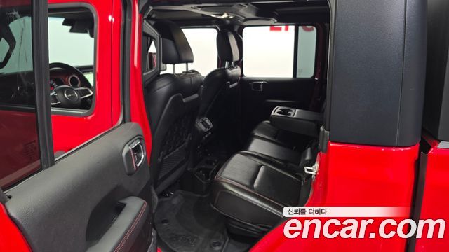 Jeep Gladiator 2022 — photo 16