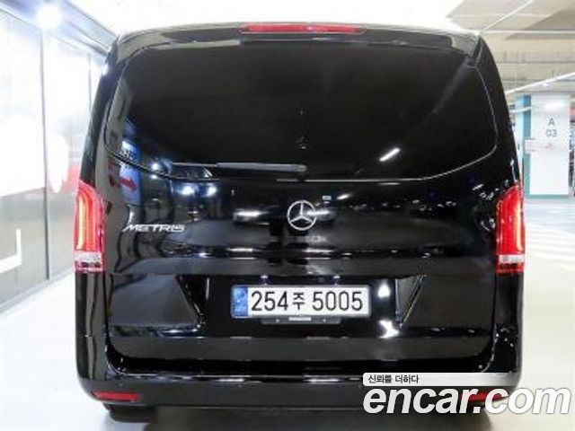 Mercedes-Benz V-Class 2020 — photo 4