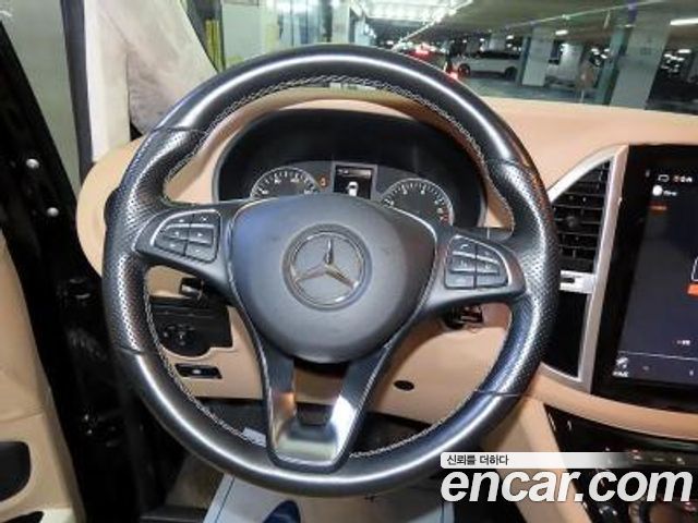 Mercedes-Benz V-Class 2020 — photo 8