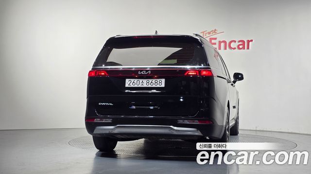 Kia Canival 2023 — photo 4