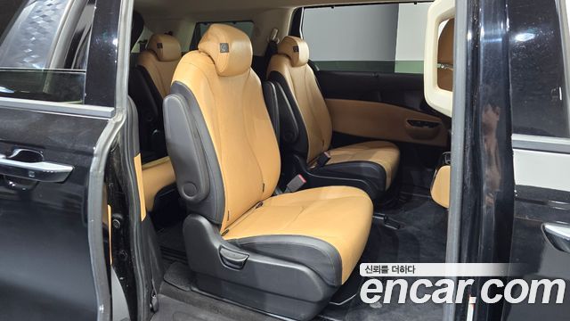 Kia Canival 2023 — photo 17
