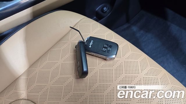 Kia Canival 2023 — photo 21