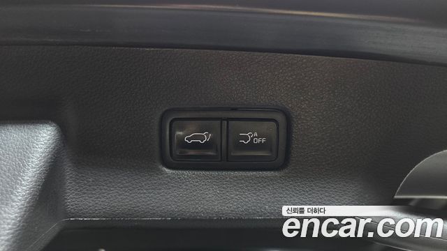 Kia Canival 2023 — photo 24