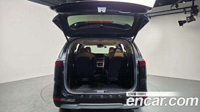 Kia Canival 2023 — photo 25