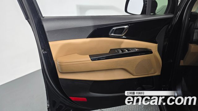 Kia Canival 2023 — photo 14