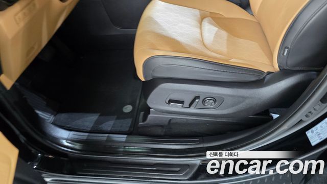 Kia Canival 2023 — photo 33