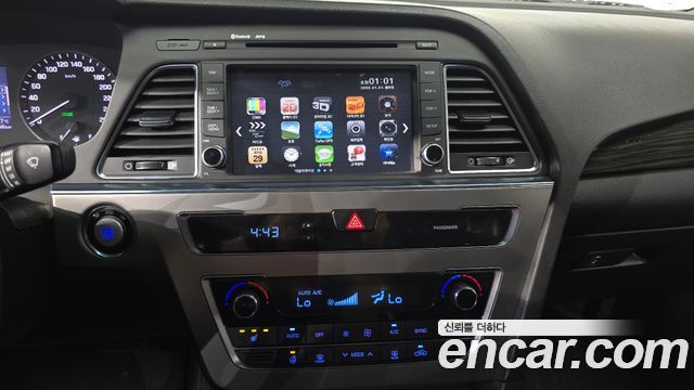 Hyundai Sonata 2015 — photo 26