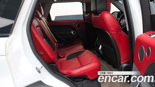 Land Rover Range Rover Sport 2019 — photo 17