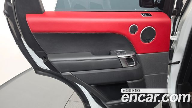 Land Rover Range Rover Sport 2019 — photo 15
