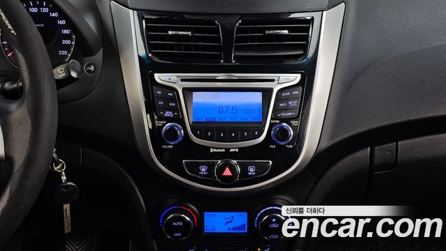 Hyundai Accent 2012 — photo 20