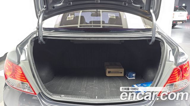 Hyundai Accent 2012 — photo 26