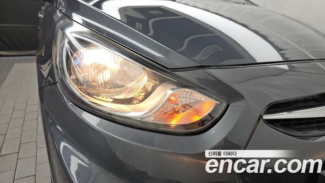 Hyundai Accent 2012 — photo 8