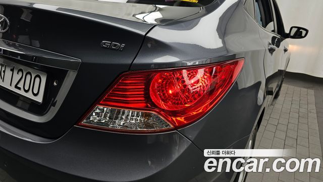 Hyundai Accent 2012 — photo 9
