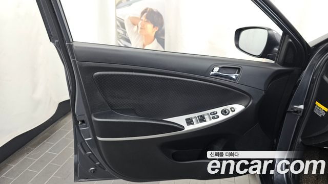 Hyundai Accent 2012 — photo 14