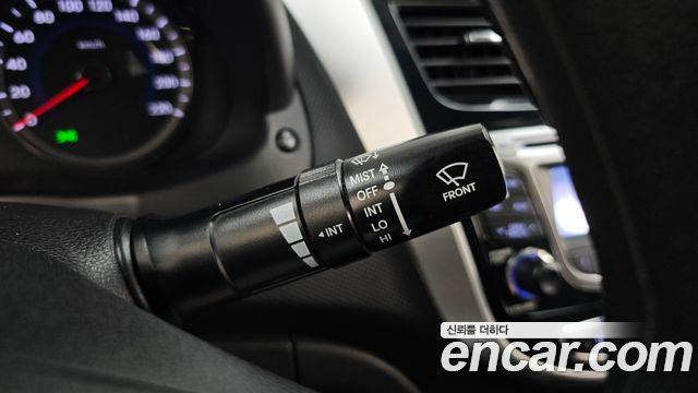 Hyundai Accent 2012 — photo 31