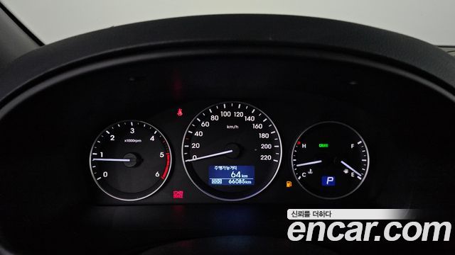 Hyundai Starex 2019 — photo 11