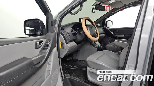 Hyundai Starex 2019 — photo 13