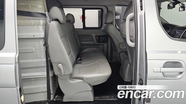 Hyundai Starex 2019 — photo 17