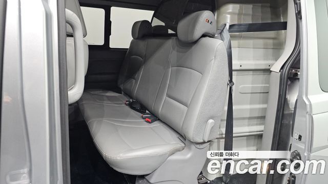 Hyundai Starex 2019 — photo 18